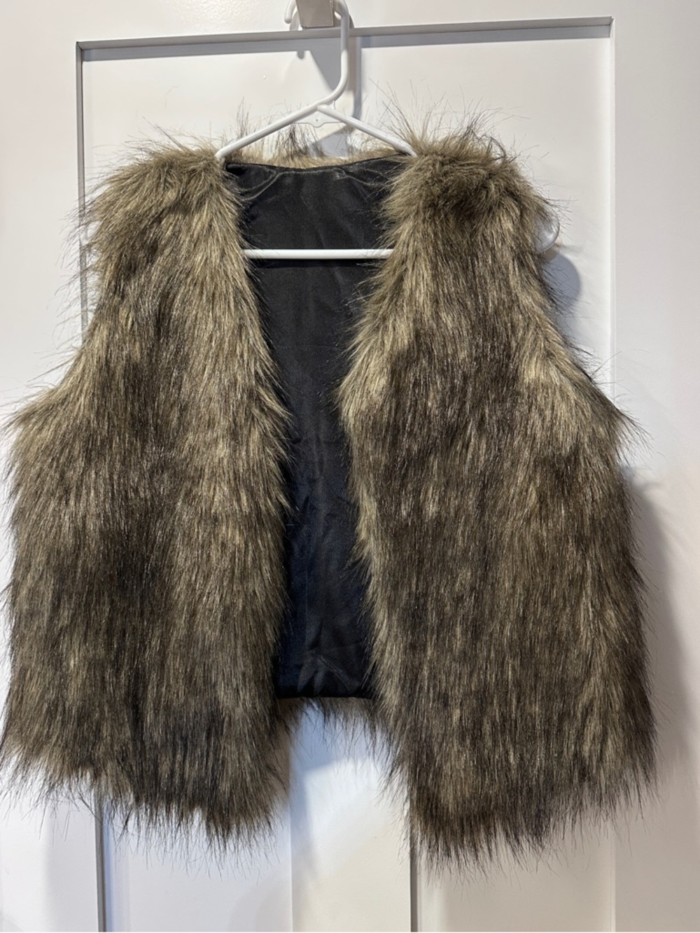 Size Small Women’s Fashion Faux Fur Vest in Brown Night Out Attire